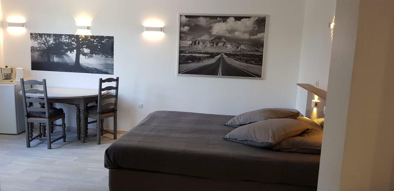 Soleillas Vence Buitenkant foto